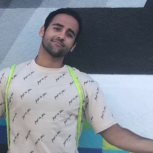 Meet your Posher, Izzat